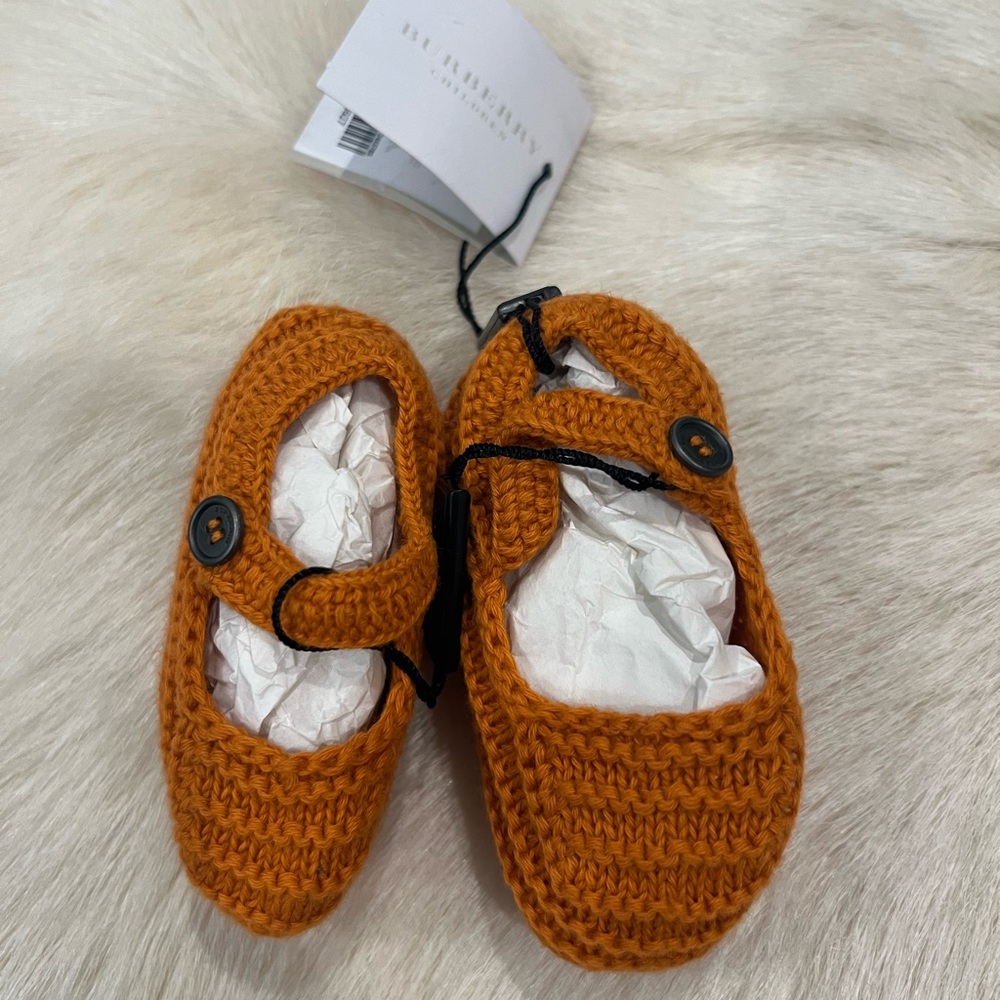 BURBERRY Knit Baby Booties, size 3M